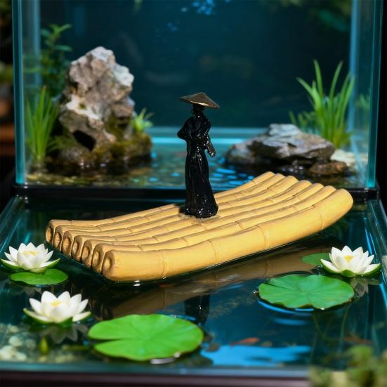 Yüzen Kılıç Ustası Figür Akvaryum Dekorasyonu Su Geçirmez Bambu Sal Üzerinde Kılıç Ustası Heykeli Akvaryum Masaüstü Dekoru için