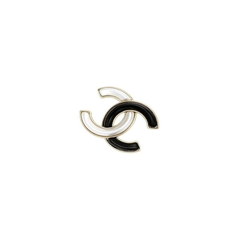 

CHANEL Black and White Panda Double C Logo Metal Brooch Unisex Couple Style White білий