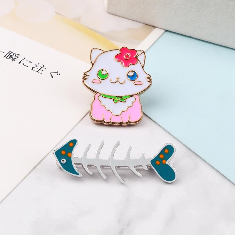 Sweet Cats Fish Bone Brooch Cute Kitten Enamel Pins Bag Lapel Pin Cartoon Animal Custom Badge Jewelry Gifts for Kids Girl Friend