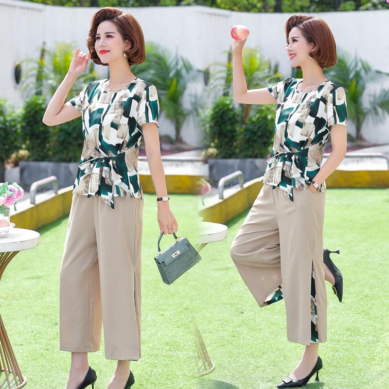 

2025 Elegant Summer Chiffon Two-Piece Set: Stylish Short-Sleeve T-Shirt for Middle-Aged and Elderly Mothers 5XL (72-80 kg recommended)