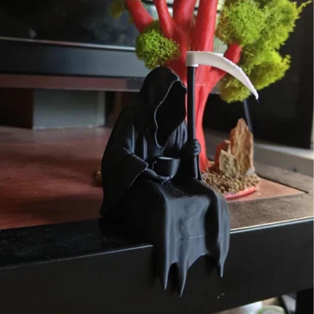 Ghost Figurine Resin Ghost Statue Holding a Cup Desktop Ornament Halloween Home Decoration for Fitness Tabletop Display Home