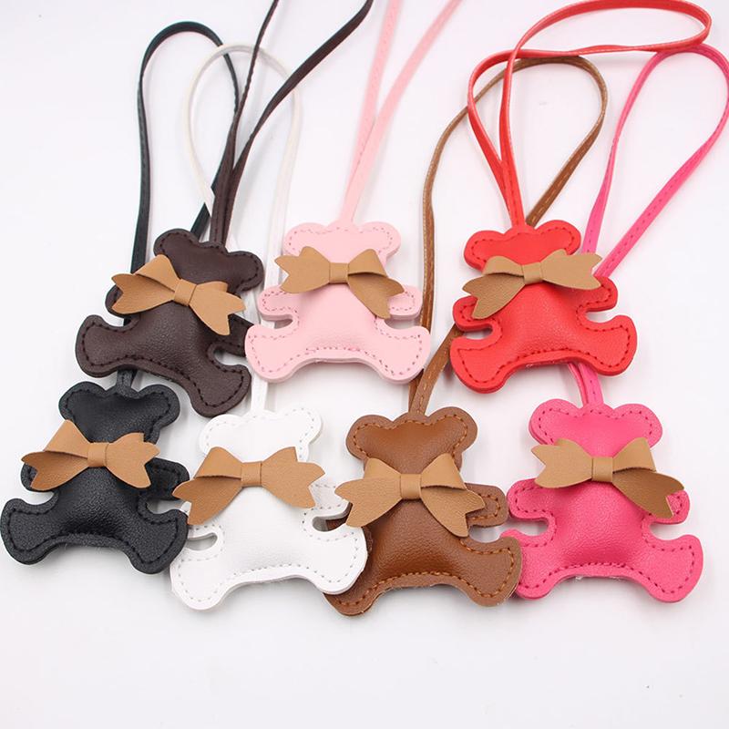 Chaveiros de Urso Fofo Pingente para Bolsa Detalhes Adoráveis de Gravata Borboleta Presente Perfeito Acessório Pingente de Bolsa em Couro Pu