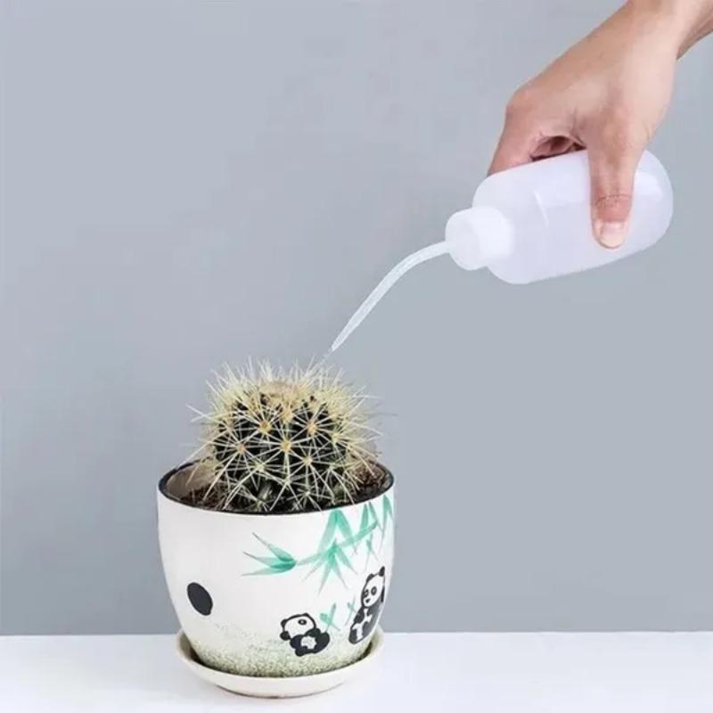 1Pc 250ml/500ml Squeeze Bottle Plant Watering Tool Portable PlasticTool Succulent Potted Non-Spray Watering Tool
