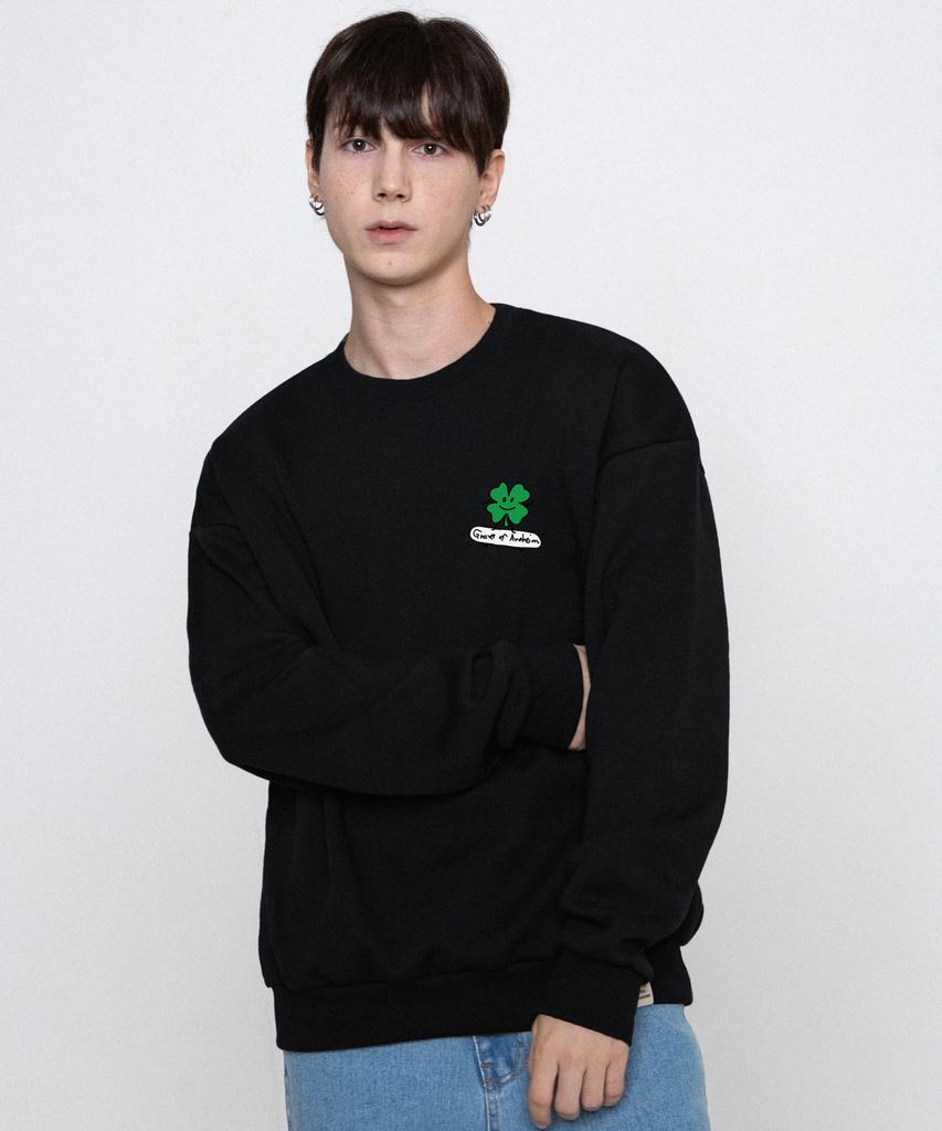 GRAVER [Unisex] Clover Board Sweatshirt_Black