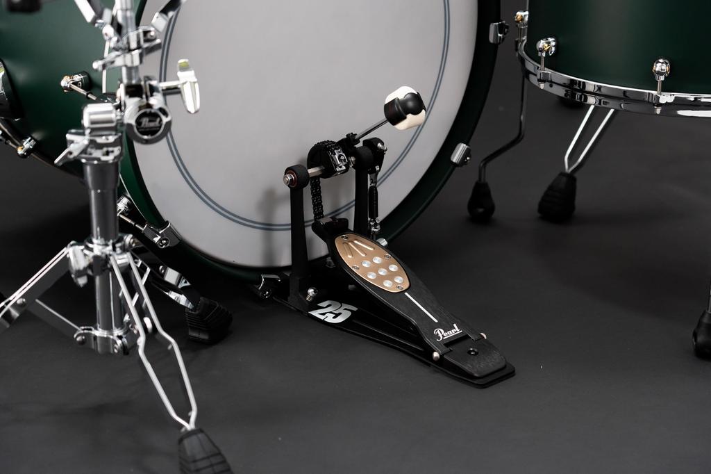 Pearl Eliminator 25th Anniversary Chain Drive Single Drum Pedal P-2050C/B