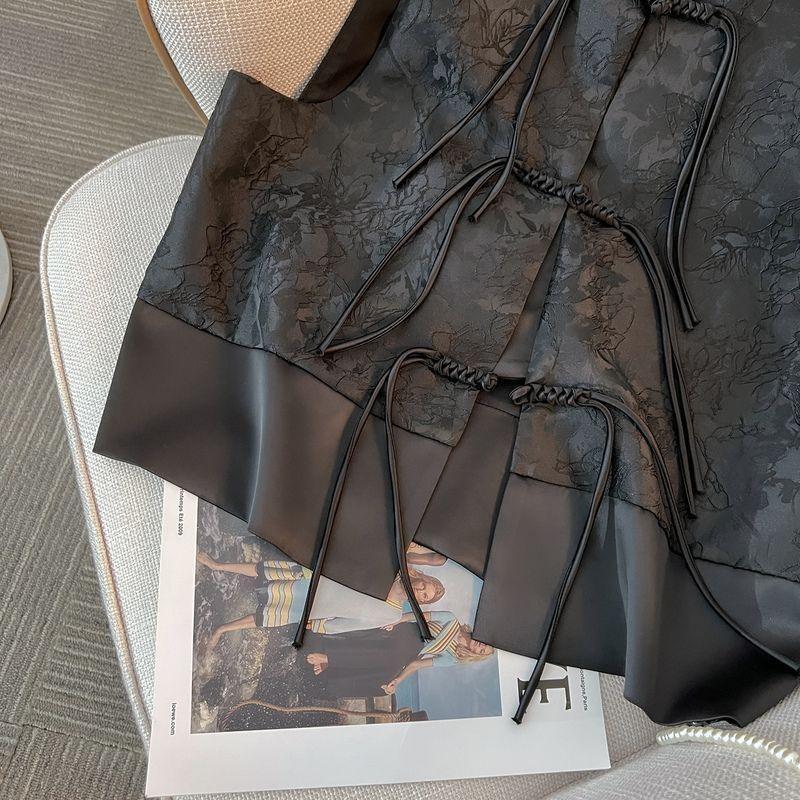 Vest women's disc buckle jacquard vest short vest wearing elderly thin vest