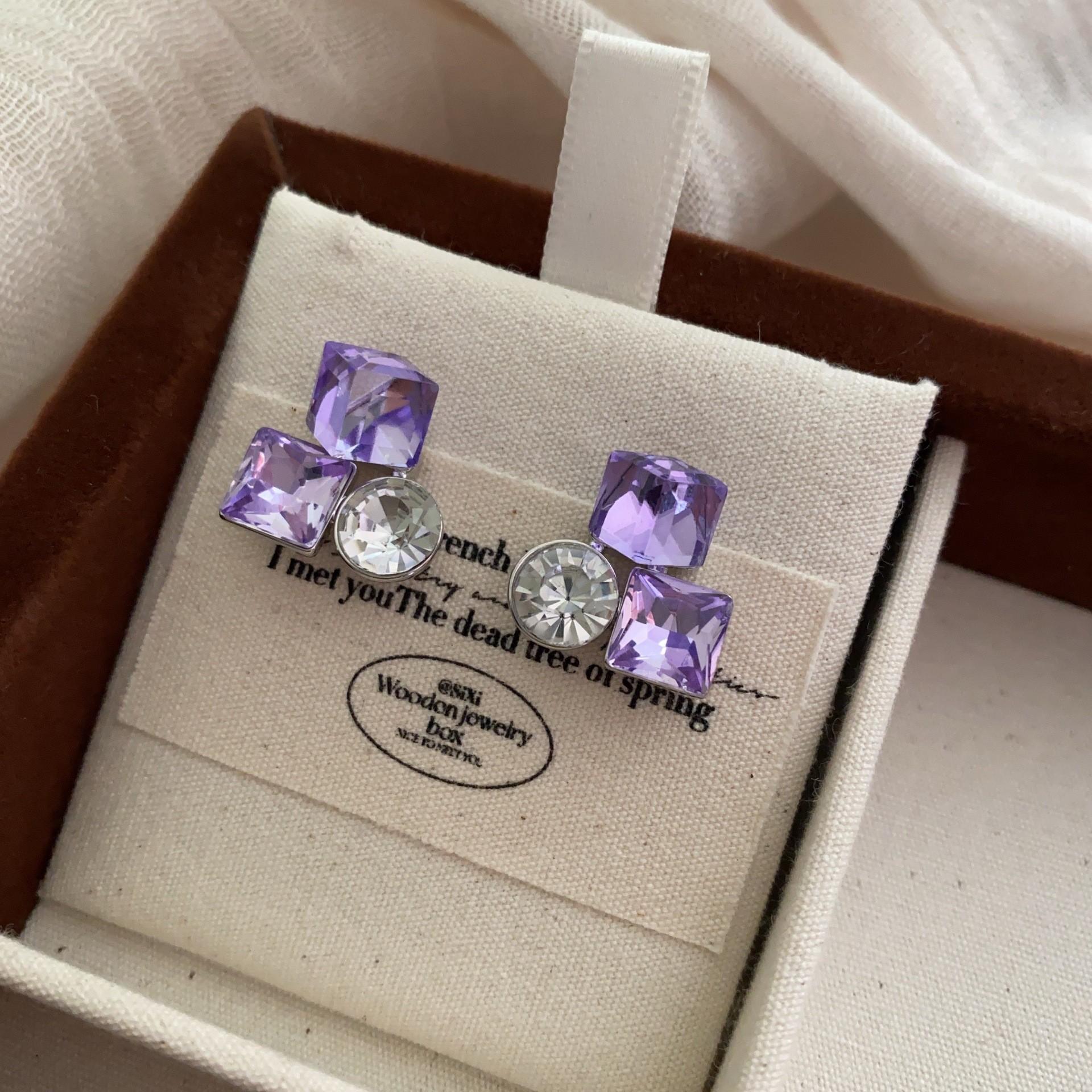 Французские ретро-серьги-гвоздики, изысканные, супер-блестящие, простые, с цирконами, разноцветные, подчеркивающие темперамент, нишевые