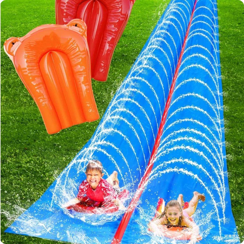 Scivolo d'acqua da prato all'aperto doppio per genitori e figli con spruzzatore