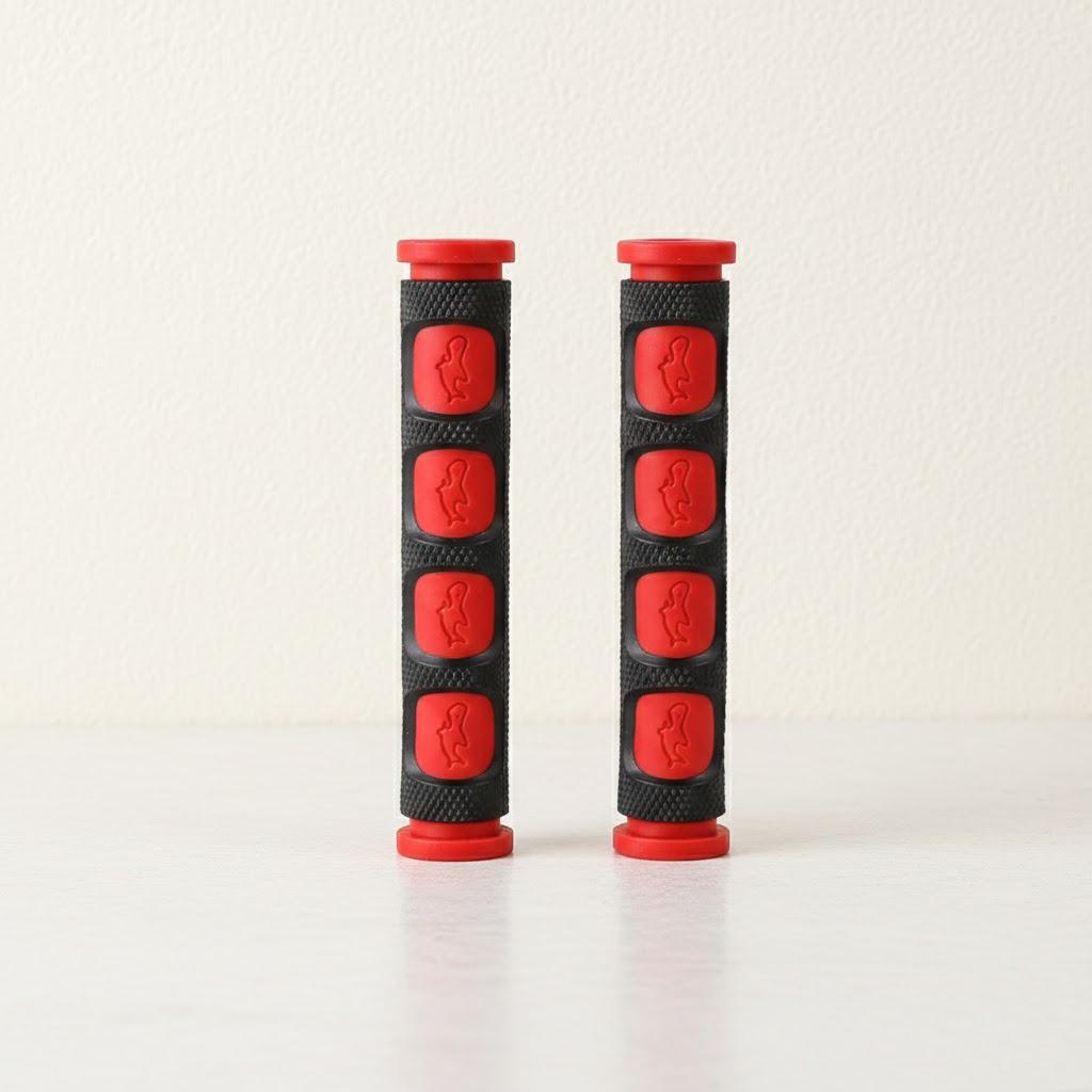 

2PCS Motorcycle Handlebar Grip Covers Anti Slip Rubber Gloves for Off Road Bikes Weather Protection Accessories красный