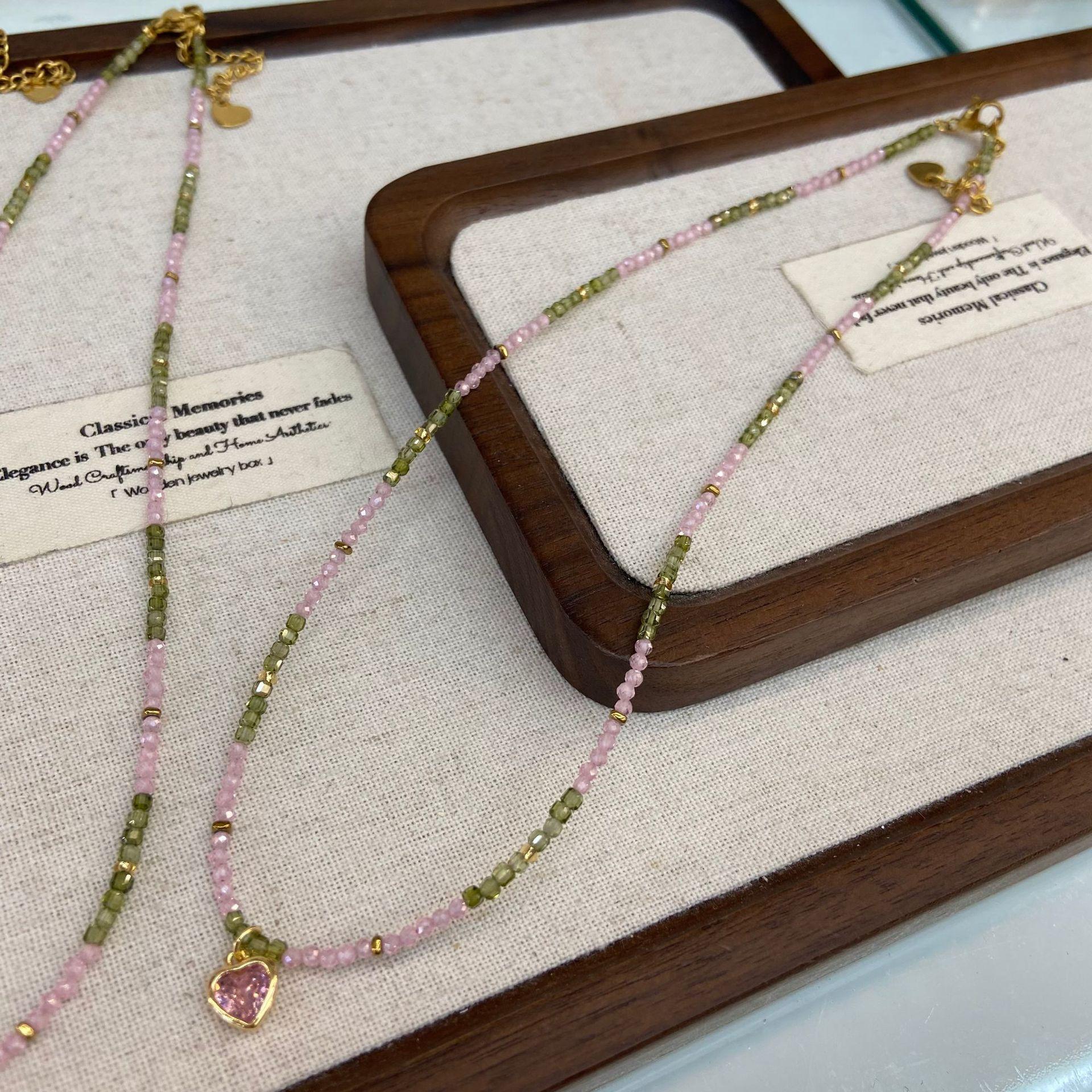 

Niche Design Sense Natural Stone Powder Green Love Crystal Beaded Necklace High Sense Collarbone Chain
