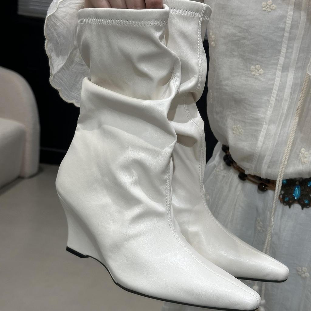 White Martin Boots Women's 2025 New European and American Versatile Pointed Toe Heel Elastic Thin Medium Tube Stacking Boots.