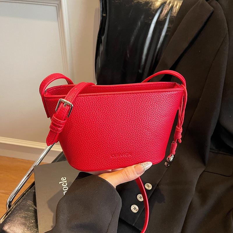 This Year's Popular Small Bag Women's Summer 2025 New Simple and Versatile Shoulder Messenger Bag Korean Version Bucket Bag