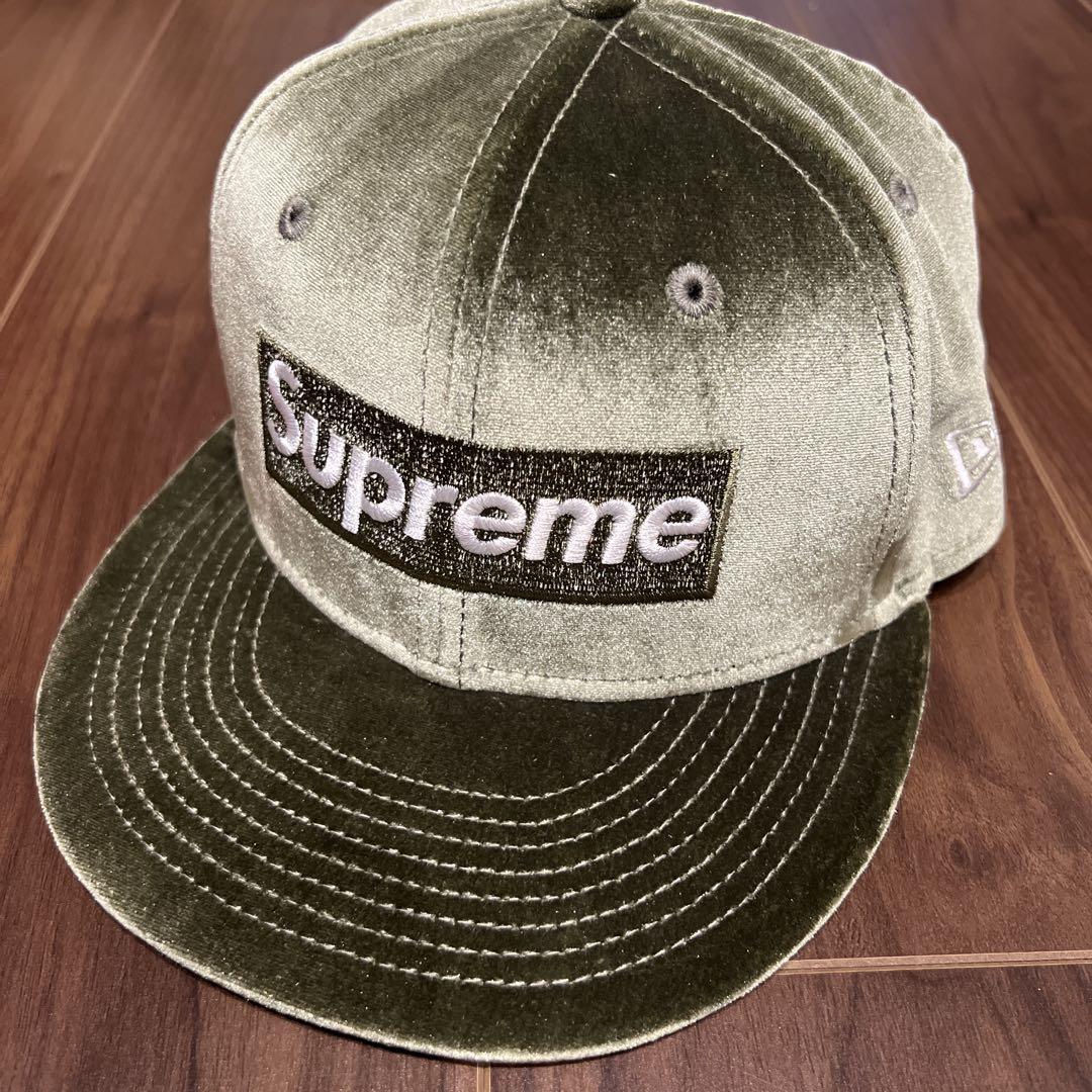 

[USED] Supreme Velvet Cap Olive Silver