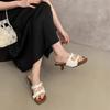 Hausschuhe Damen Oberbekleidung Sommer 2025 neue Sandalen mit dickem Absatz eckige Zehenpartie coole Hausschuhe mit Rock Damenschuhe Einwort-High Heels