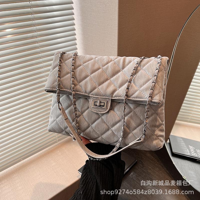 Popular Diamond Chain Underarm Large Bag Women's Bag 2025 New Trendy Fashion Large Capacity Shoulder Messenger Bag