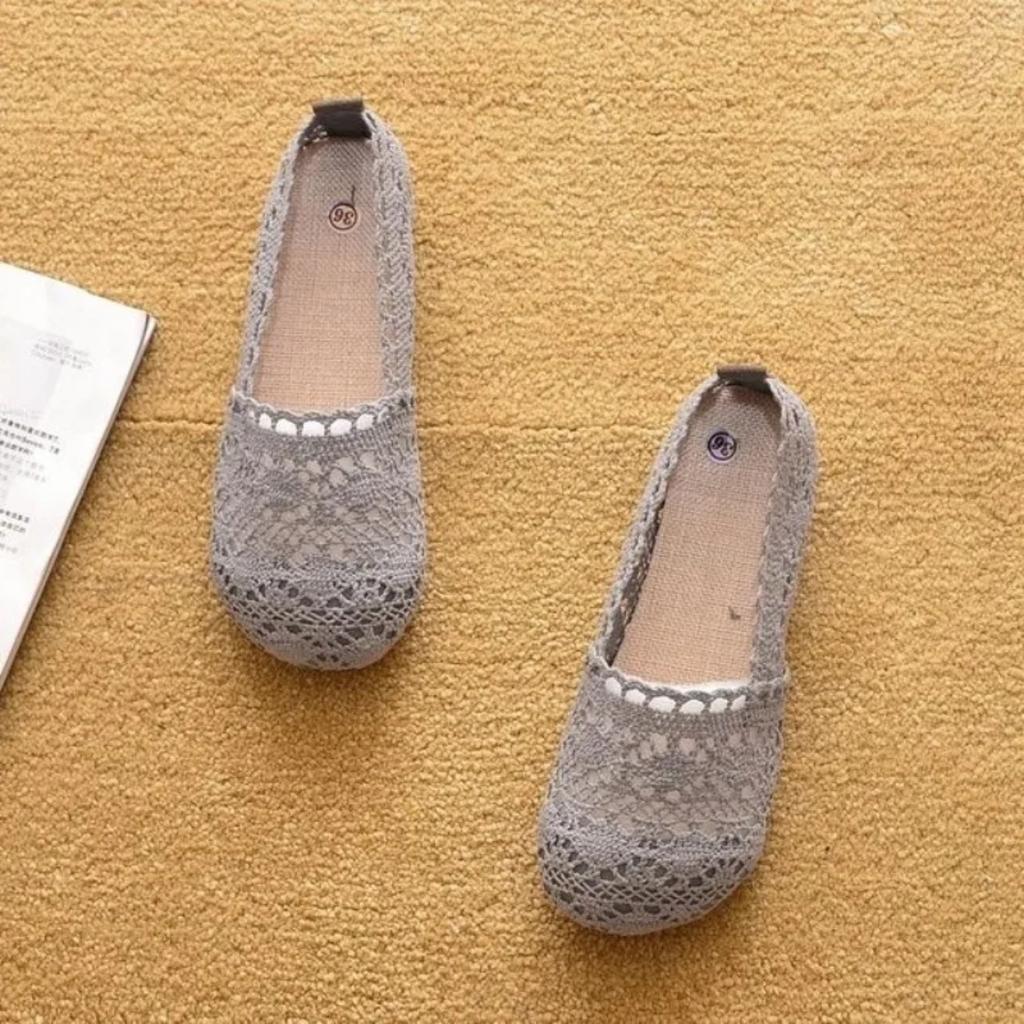 Comfortable and Elegant Summer Flat Mesh Breathable Shoes for Women Cheap Sale Fashion 2025 Casual Hollow Slip On Woman Footwear