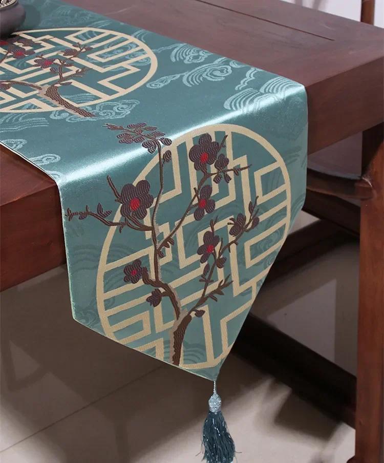 Classical New Chinese Style Birds and Flowers Table Runner Red Embroidery Table Flag Decoration for Wedding Party with Tassels