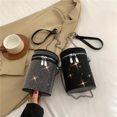 Leichter Luxus Sommer Trendige Damen Ketten Umhängetaschen Schickes Design Texturiertes Diamant Ein Schulter Rucksack