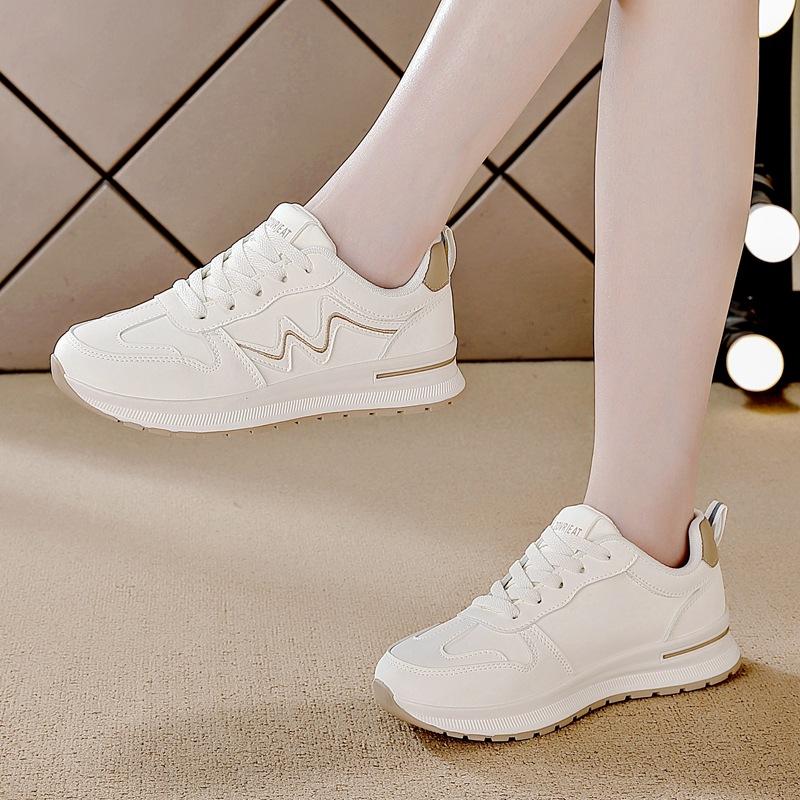 Leather Sneakers Women's 2025 Autumn New Casual Versatile Single Shoes Lightweight Flat Running Shoes Going Out Travel Shoes
