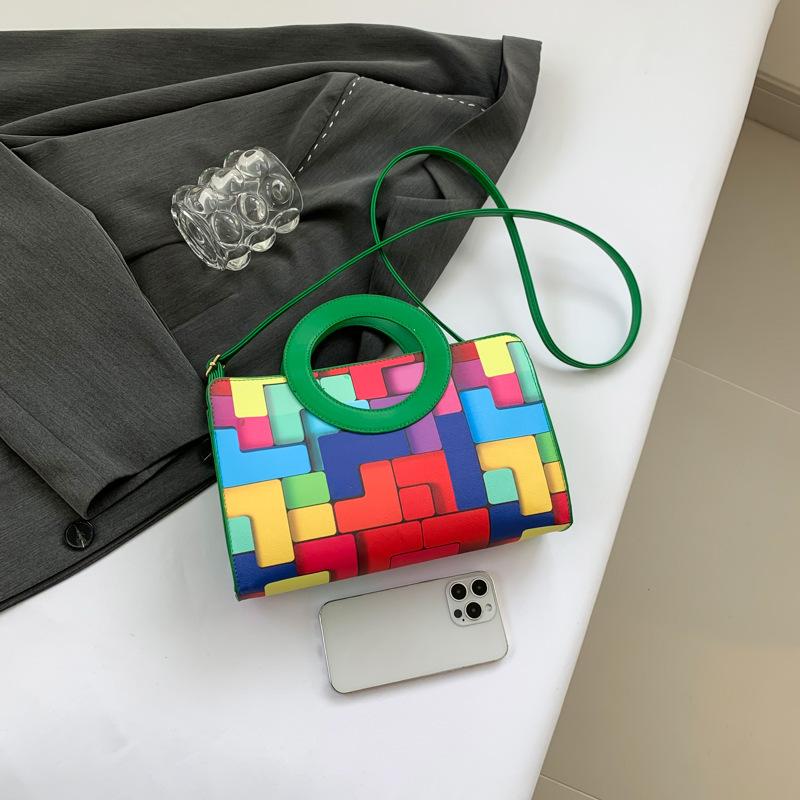 

Fashion plaid contrasting small square bag 2025 new trend texture foreign style shoulder armpit bag summer portable women s bag зелёный