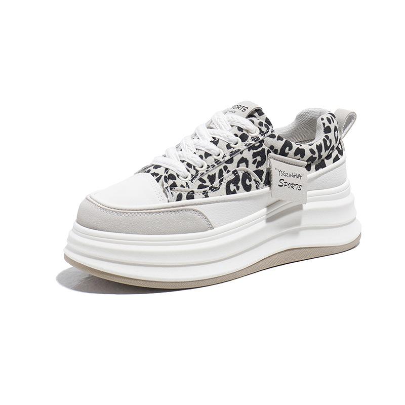 2025 spring little white shoes new Korean version ins female students height increase platform sports board shoes casual shoes female HB801