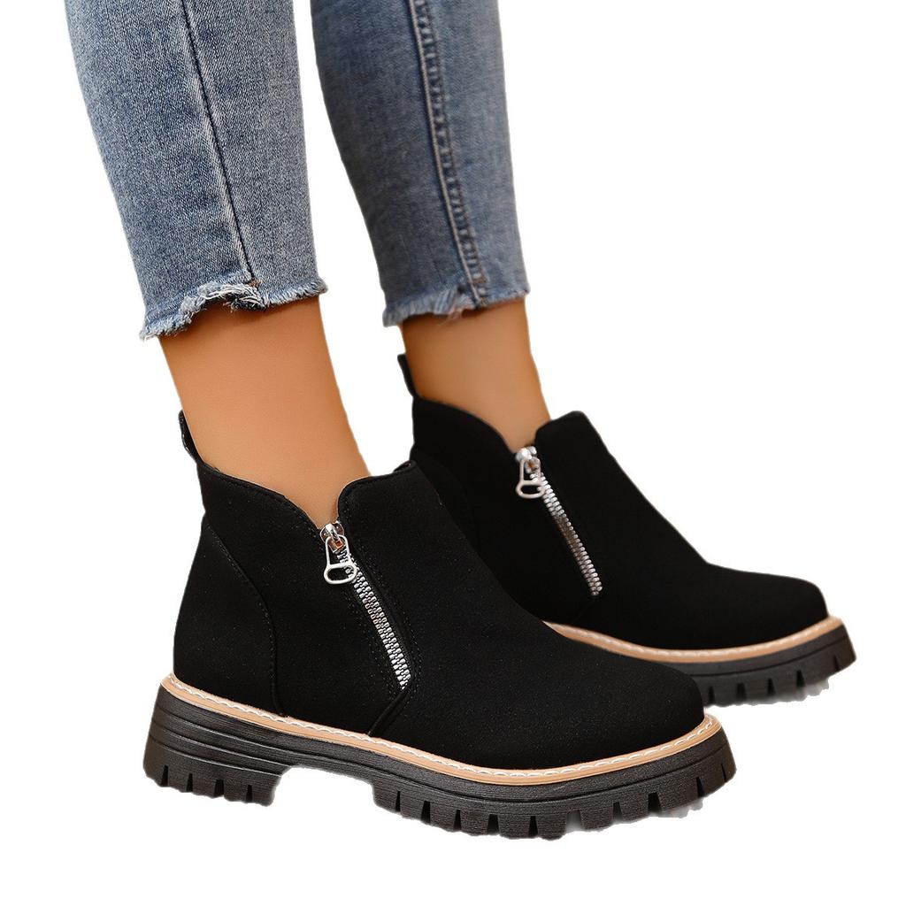 Stora storlekar avslappnade korta stövlar dam höst och vinter 2025 nya högklackade avslappnade mode korta stövlar avslappnade Martin-kängor