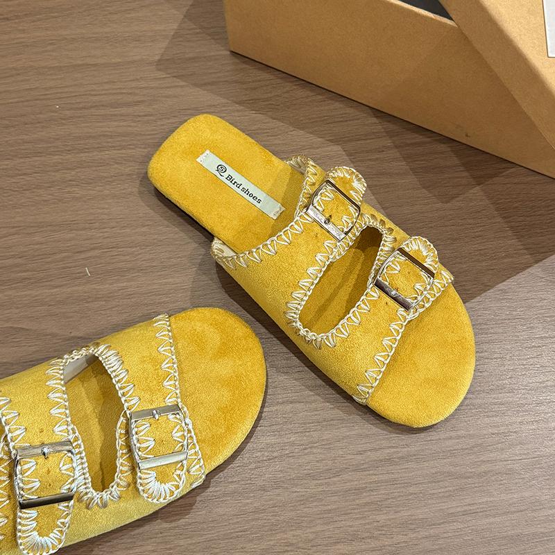 Beautiful Flat Sandals for Women To Wear In Summer 2025 New High-end Beach Flip-flops Sandals