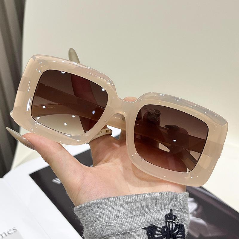 2025 Trendy Retro Square Women's Sunglasses - Slimming, Fashionable Hip Hop Style