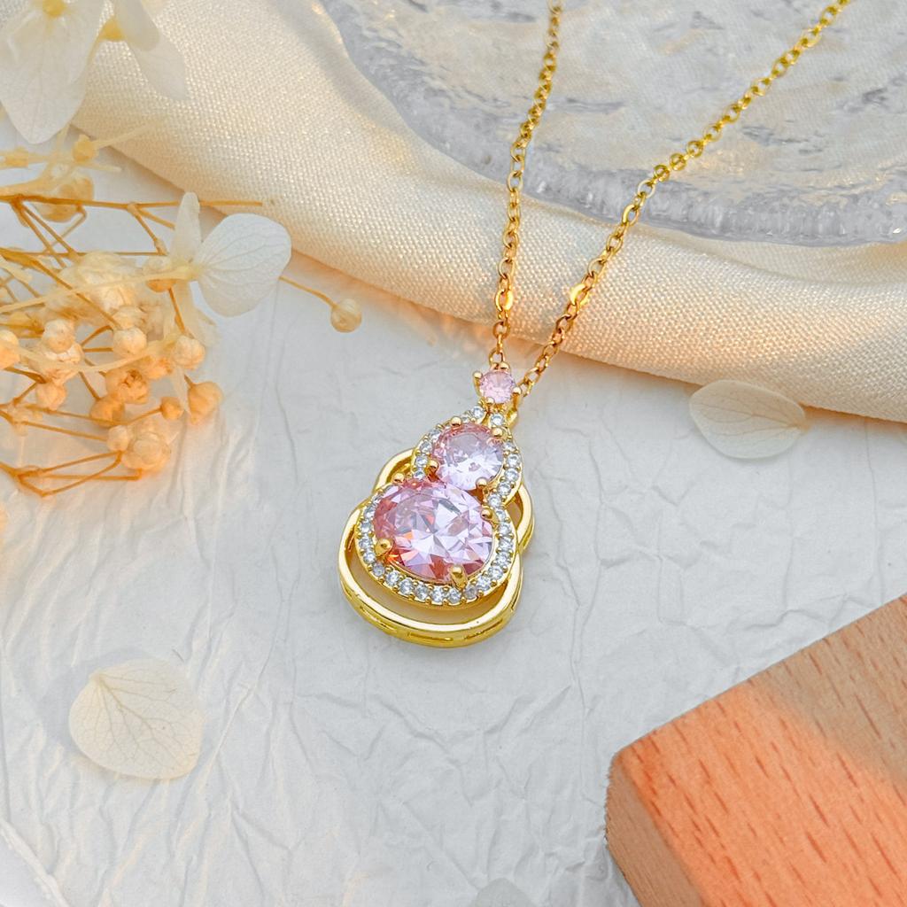 New Color Version of The Lucky Lotus Charm Necklace As A Decorative Accessory for Women in Light Luxury Style, Collar Chain
