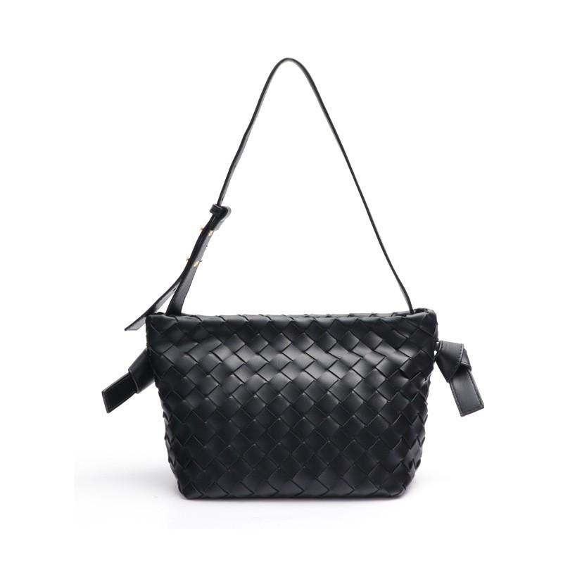 

Internet Celebrity Fashionable Casual New Creative Hand-knitted Bag Women s All-matching Trend Niche Single-shoulder Cross-arm