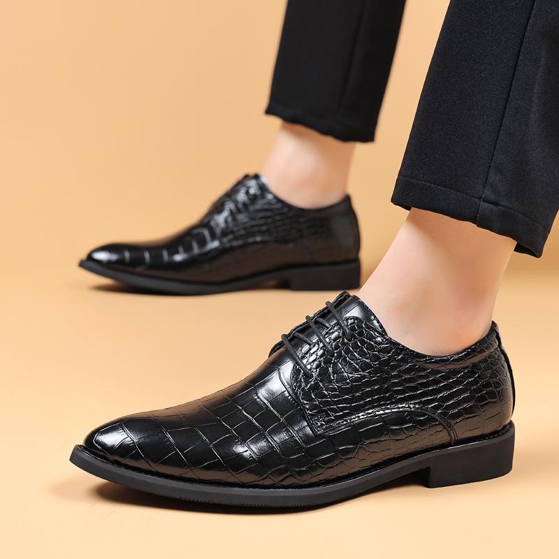 2024 Men's British-Korean Crocodile Pattern Formal Leather Shoes - Pointed Toe, Large Size