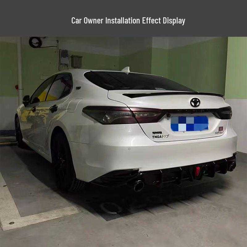 Zadný difúzor Toyota Camry 2018-2022 s navigačnými svetlami