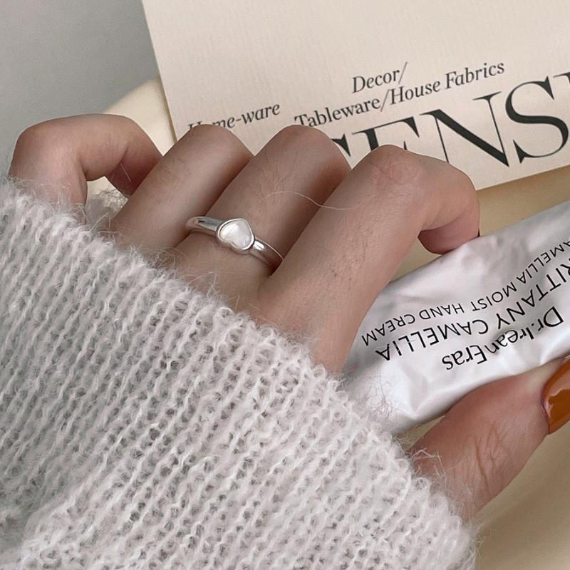 Elegant Shell White Heart Ring For Women Modern Minimalist Geometric Adjustable Copper Ring Statement