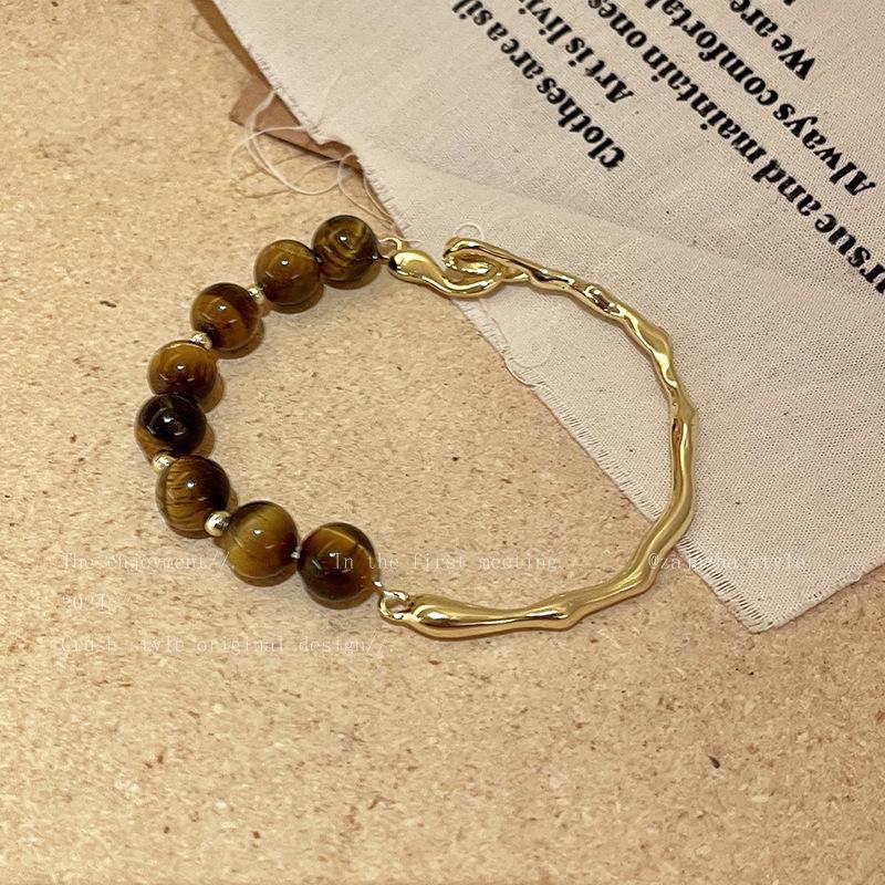 "Elegant Women's Pearl, Obsidian, and Crystal Bracelet - Chinese Ancient Style"