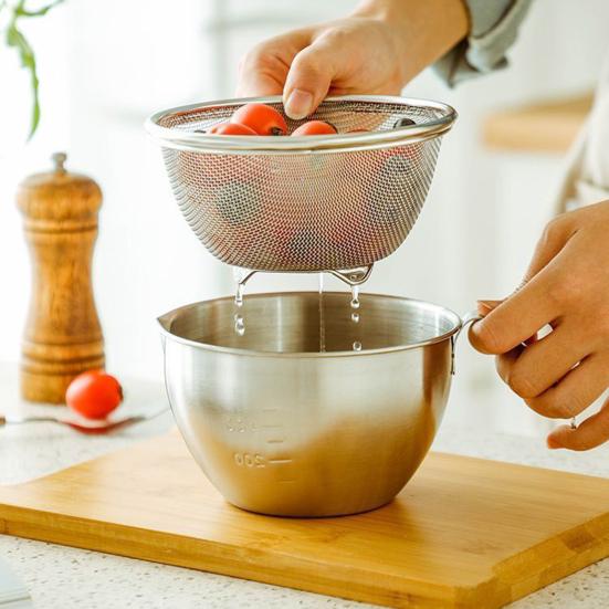 Stainless Steel Mixing Bowl with Strainer 2 in 1 Multifunctional Basin Strainer with Handle for Mixing Batter Egg Cream Washing Draining Fruit Rice