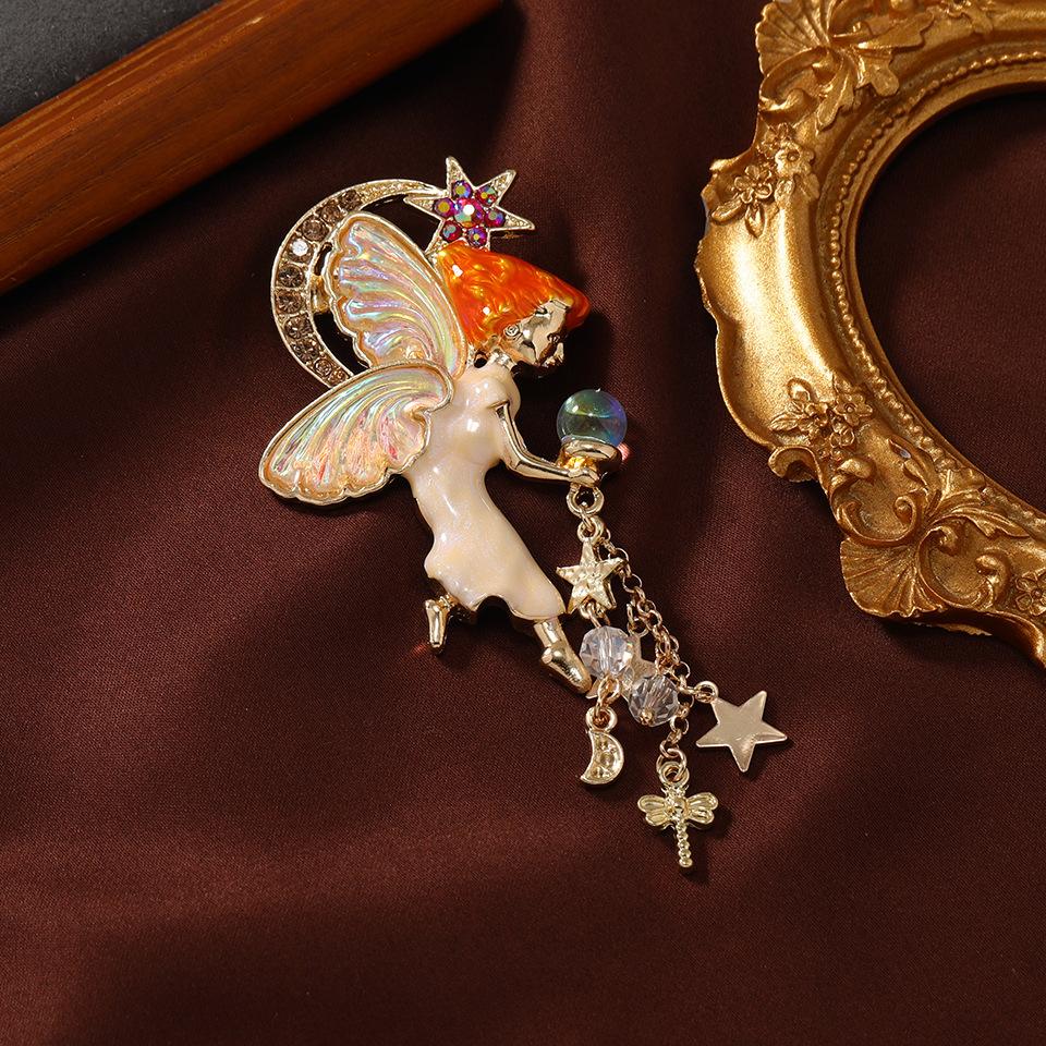 

Барокко Винтаж Женщины Мужчины Средний Ангел Сверкающие Пузыри Кисточка Броши Значки Ретро Унисекс Классические Эмалевые Значки Аксессуары