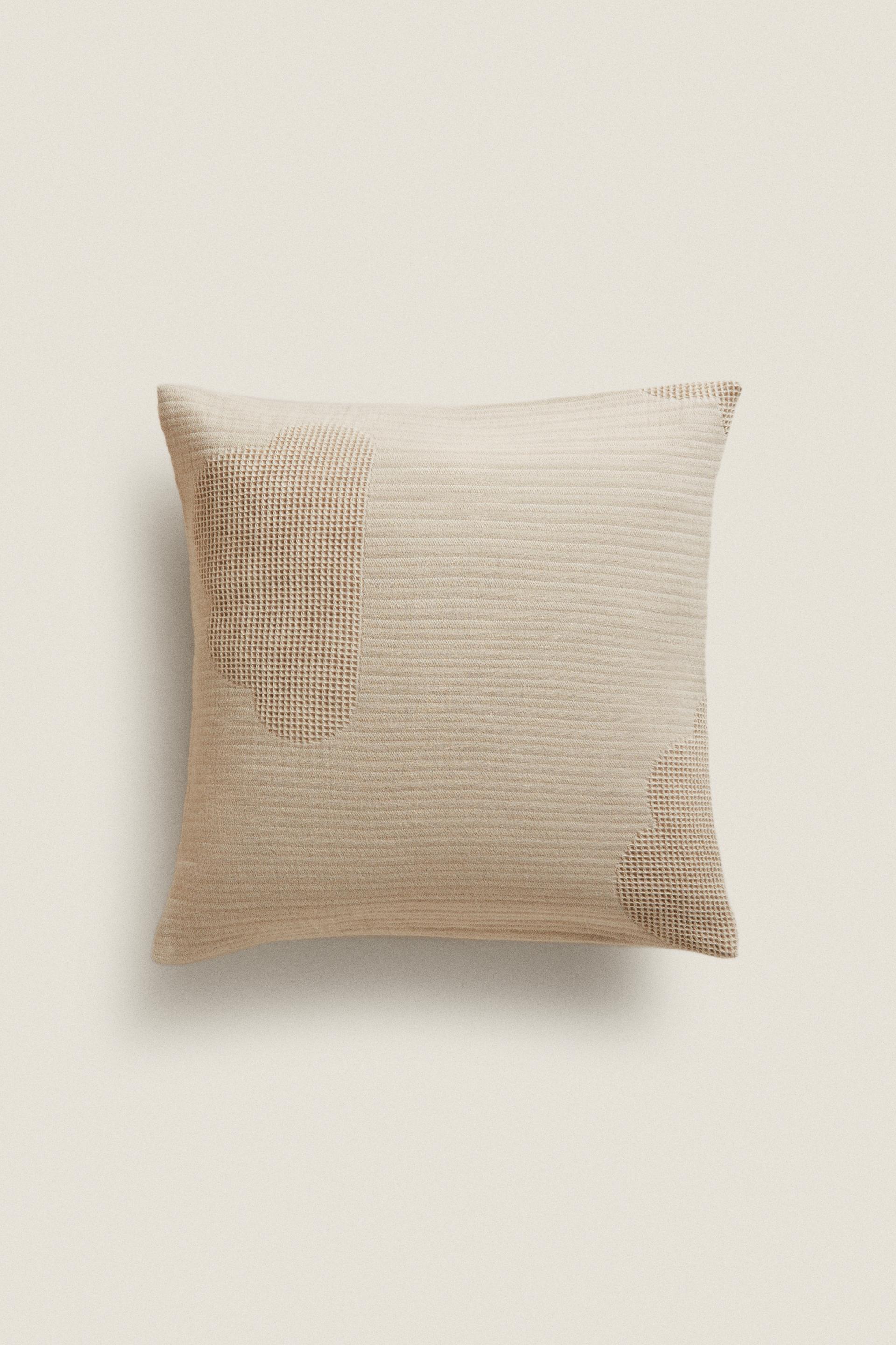 

CLOUD PATTERN CUSHION COVER