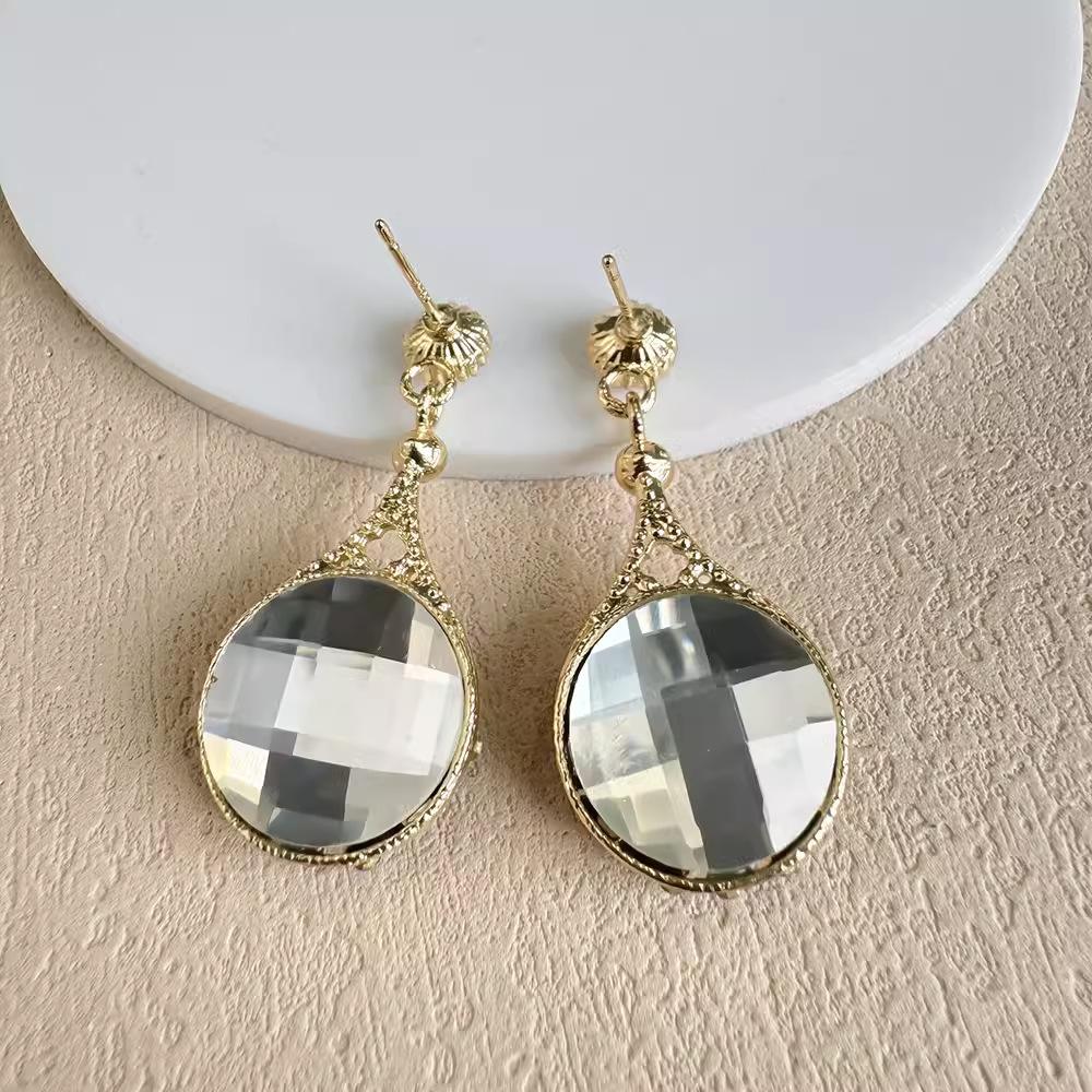 Premium Earrings, Women'S Versatile Zircon Fine Flash Water Drop Diamond Earrings, Light Luxury Personalized Earrings.