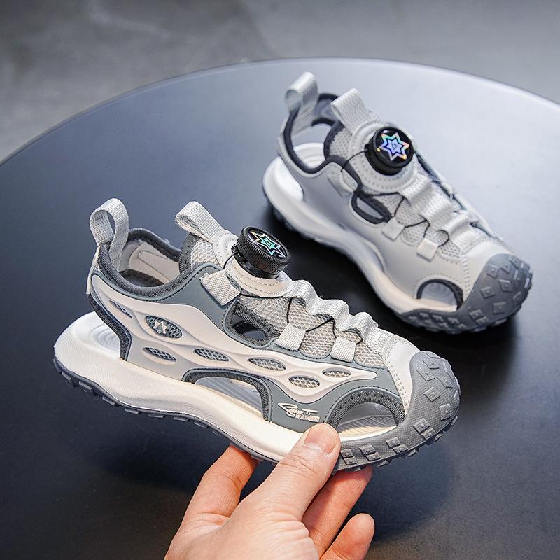 Boys Baotou sandals 2025 summer new middle and older children's beach shoes Baotou small sandals tide