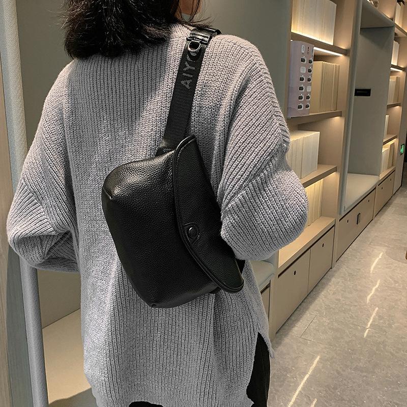Leather women's bag fanny pack new trendy fashion versatile shoulder messenger bag first layer cowhide breast bag