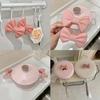 2pcs Silicone Oven Mitts Creative Bow Shape Oven Gloves Heat Resistant Pot Holders For Cooking Mini Oven Gloves Kitchen Tool