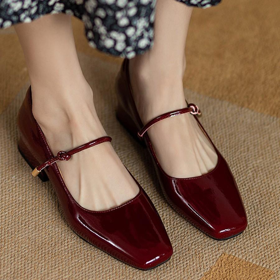 2025 spring red patent leather square head light mouth thick low heel French retro word with Mary Jane single shoes women