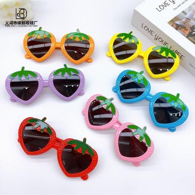 Moda Çocuk Güneş Gözlüğü Sevimli Bebek Güneş Gözlüğü Kız Çocuk Güneş Kremi UV Koruması İçbükey Şekil Çilek Dekoratif Gözlükler