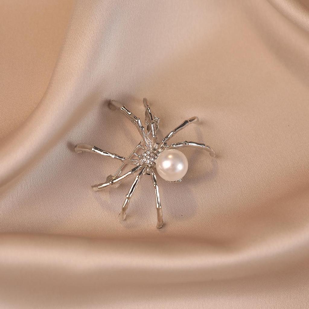 Ruyi Pipa Brooch: Elegant Classic Pearl Pin for Women’s Cheongsam