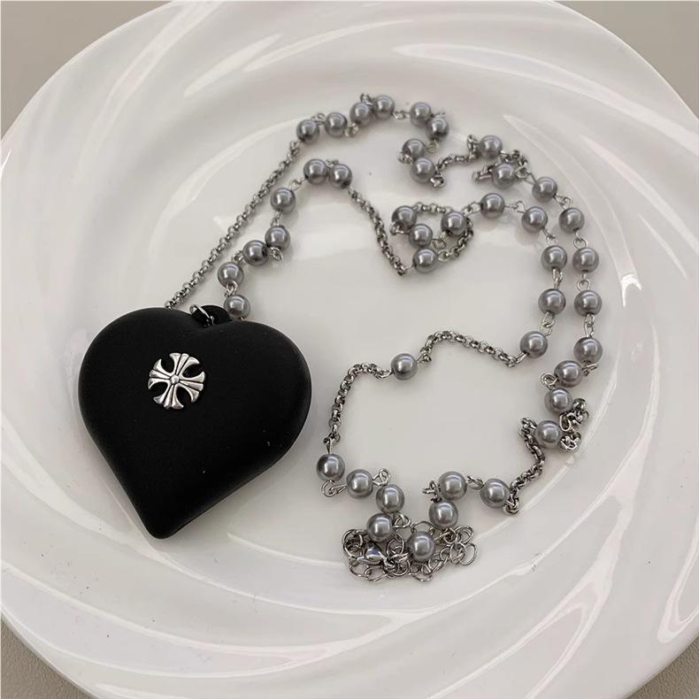 Women's Black Pearl Heart Pendant Necklace - Saturn Clavicle Choker Accessory