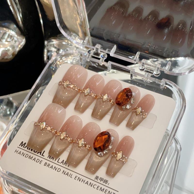 

Luxury Handmade Cat Eye Gradient Sparkle False Nails with Diamond Accents for a Radiant Manicure