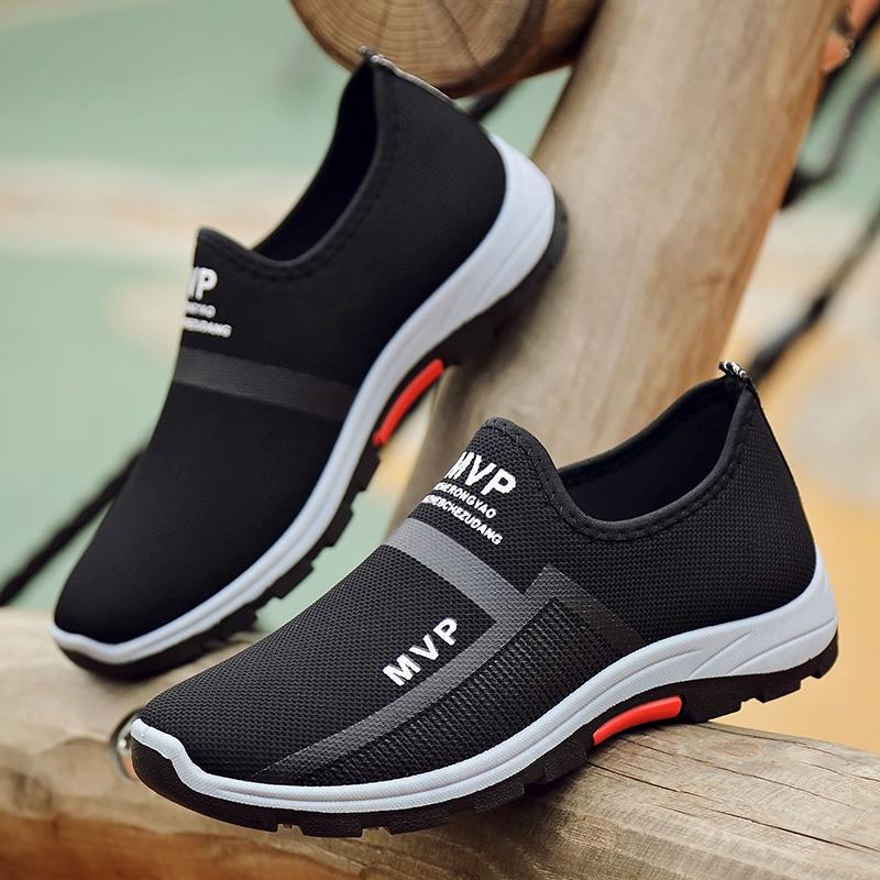 Sapatos de verão masculinos sapatos casuais de malha de ar leve respirável deslizamento em apartamentos sapatos de caminhada casuais sapatos respiráveis