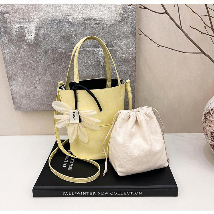 Japan and South Korea Retro Versatile Bucket Bag Women's 2025 Summer Fashion Simple Mini Commuter Shoulder Messenger Bag