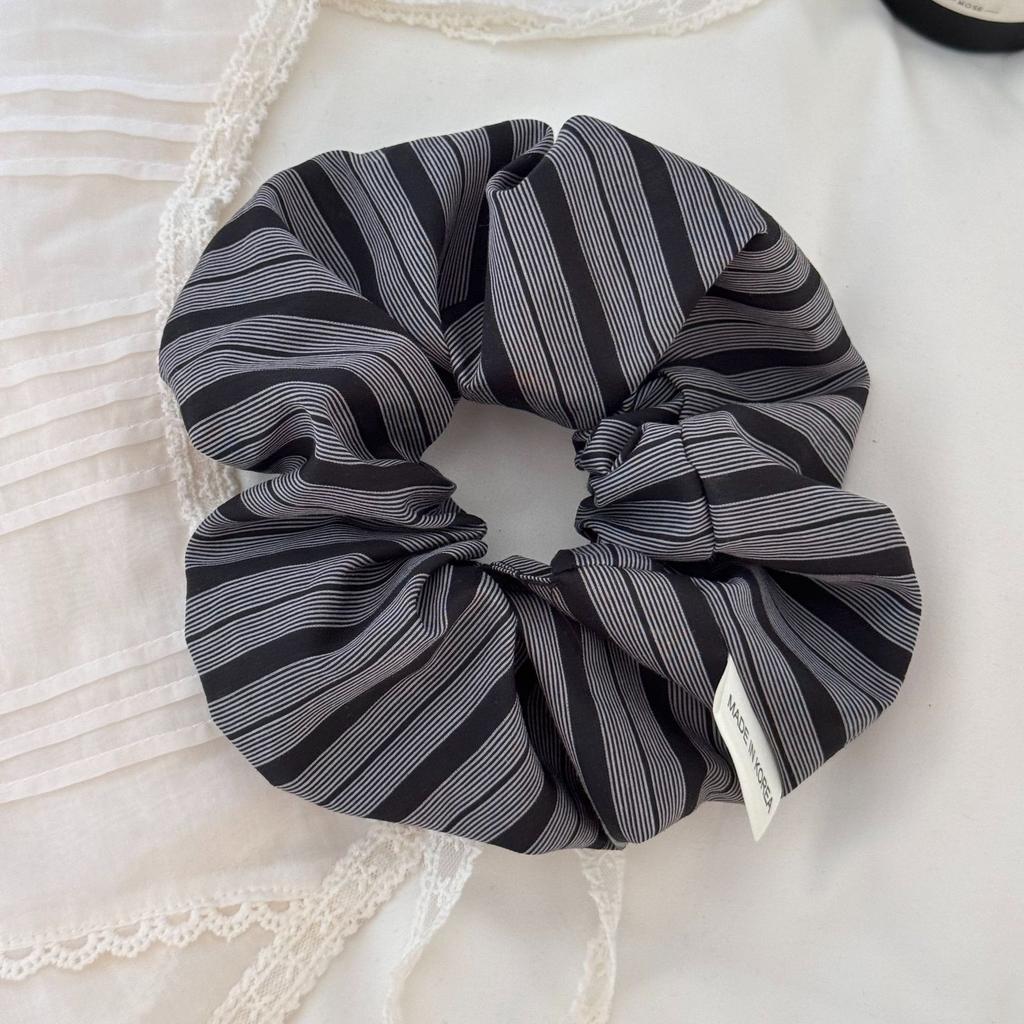 Neues süßes High-End-Haarband für den Dickdarm Koreanisches gestreiftes flauschiges Haarband verletzt nicht Seil großer fetter Darmring weiblich