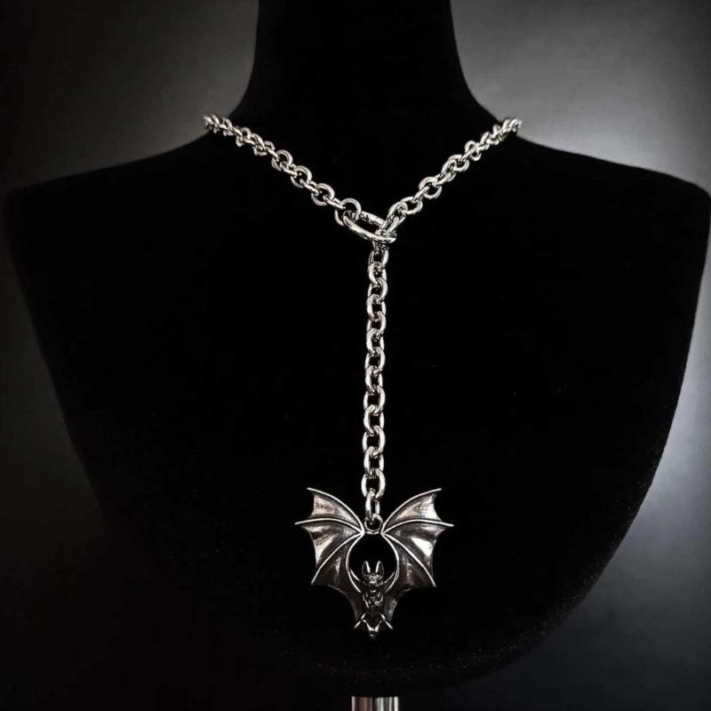 Gothic Bat Pendant Neckchain Open O Ring Chain Necklace Dark Alloy Neck Jewellery Piece For Bold Mysterious Style